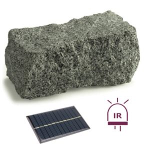 TELECAMERA NASCOSTA IN UNA PIETRA con RICARICA SOLARE e ILLUMINAZIONE